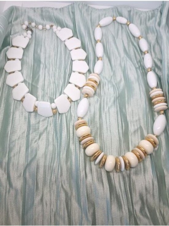 Unknown Jewelry - 2 Vintage White & Gold Beaded Collar Necklaces Glass Hexagonal & Rresin Oval